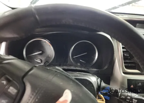 2018 Toyota Highlander Se z USA, uszkodzony, nr VIN 5TDJZRFH3JS535639